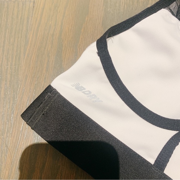 New balance not padded bra top - Picture 2 of 5